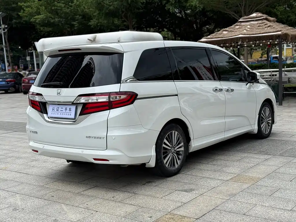 Honda Odyssey — фото 18