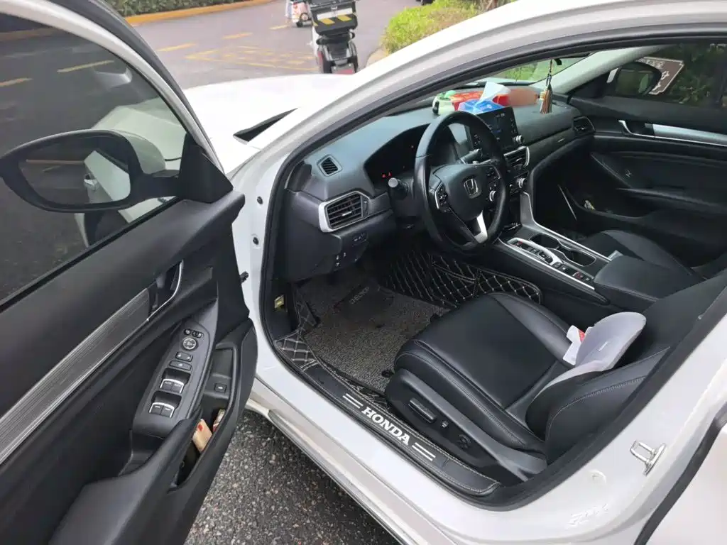 Honda Accord — фото 14