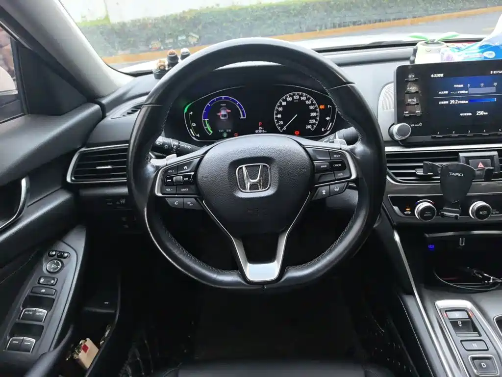 Honda Accord — фото 3