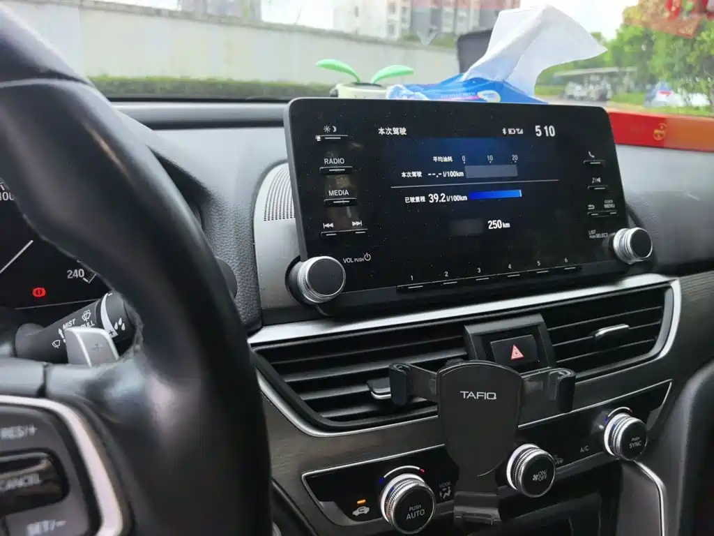 Honda Accord — фото 6