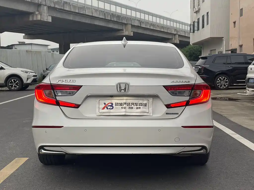 Honda Accord — фото 18