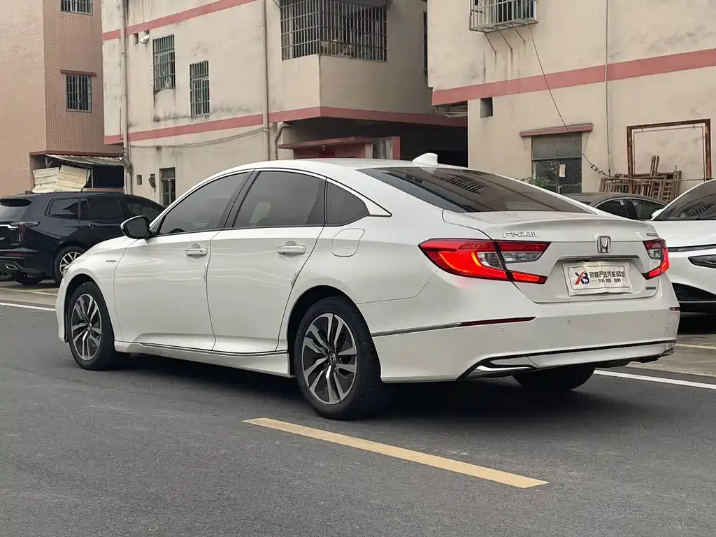 Honda Accord — фото 19