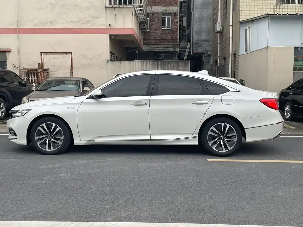 Honda Accord — фото 20
