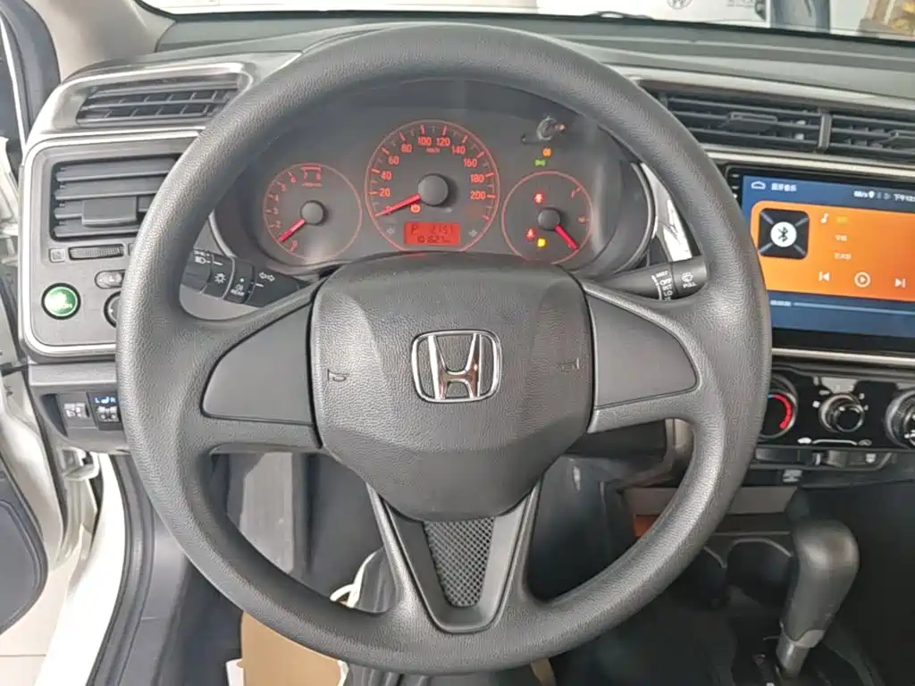 Honda City — фото 11
