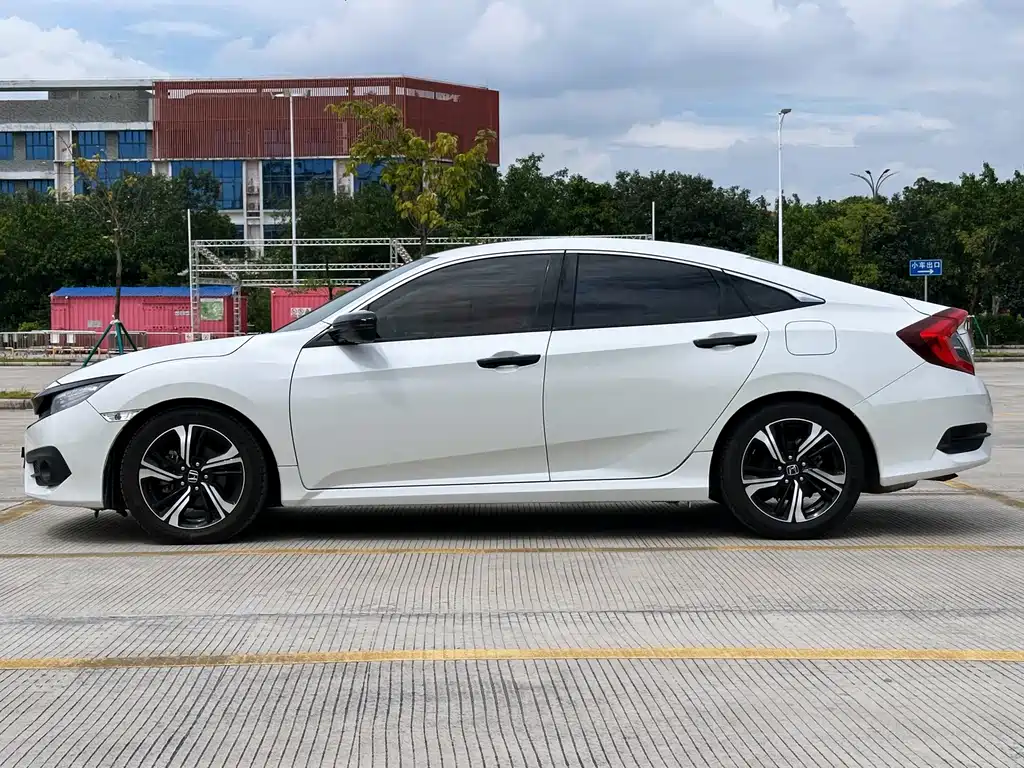Honda Civic — фото 15