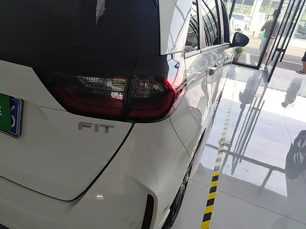 Honda Fit — фото 24