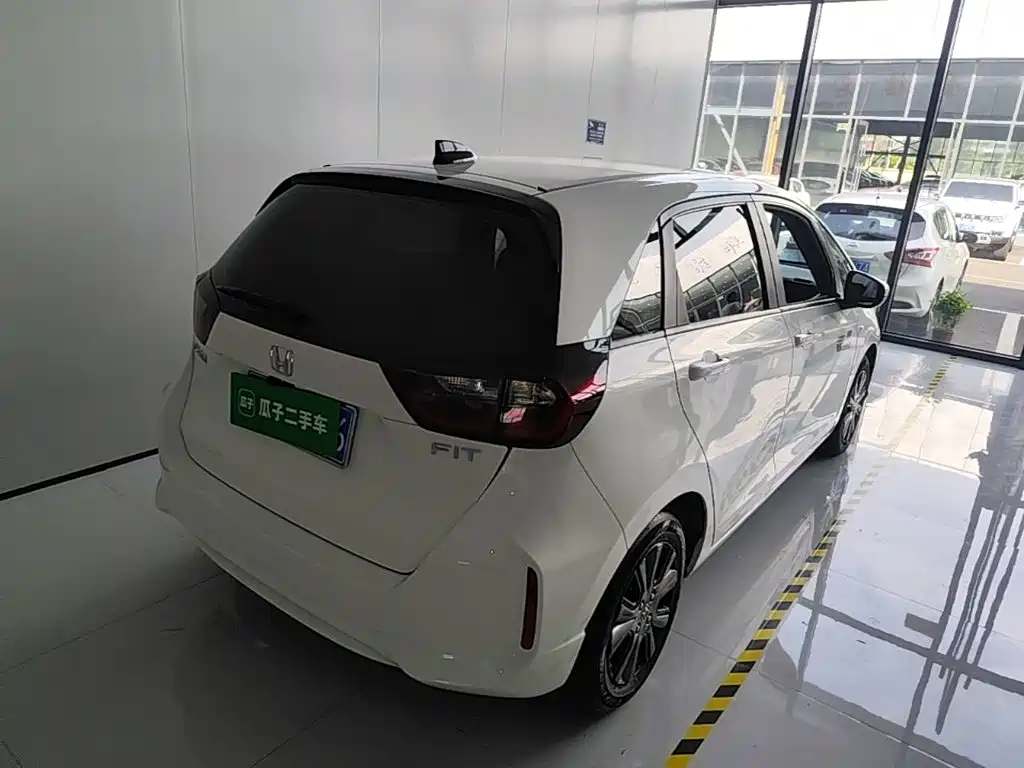 Honda Fit — фото 5