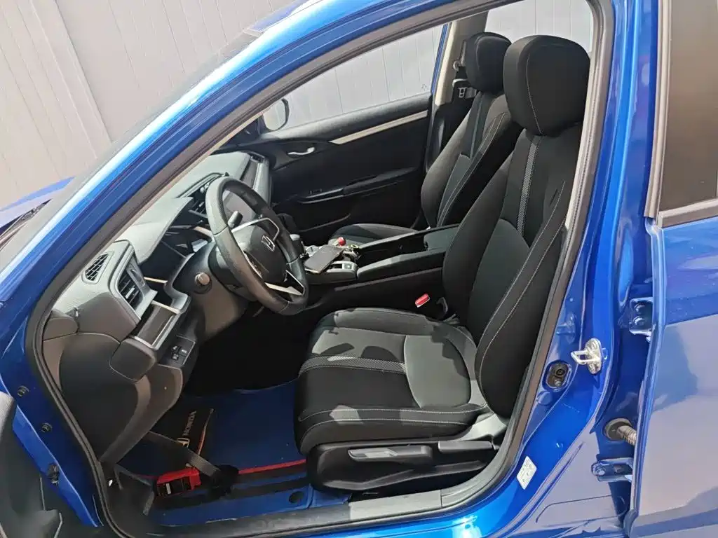 Honda Civic — фото 11