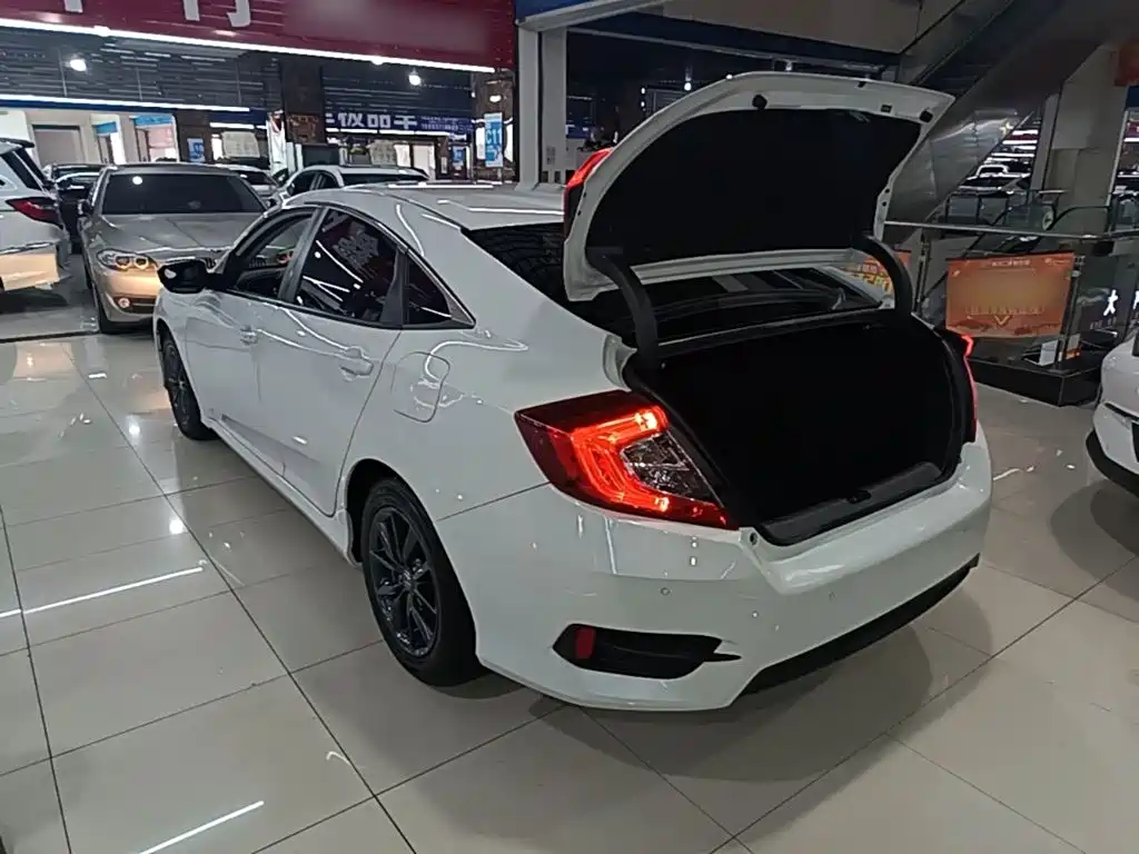Honda Civic — фото 5