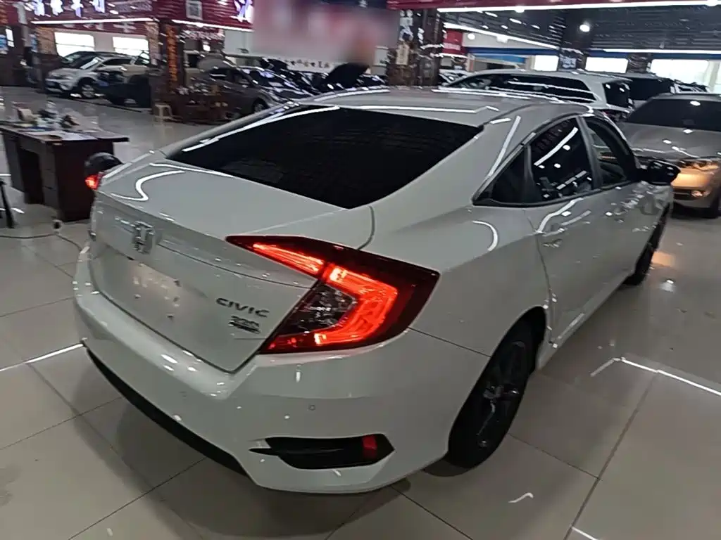 Honda Civic — фото 7