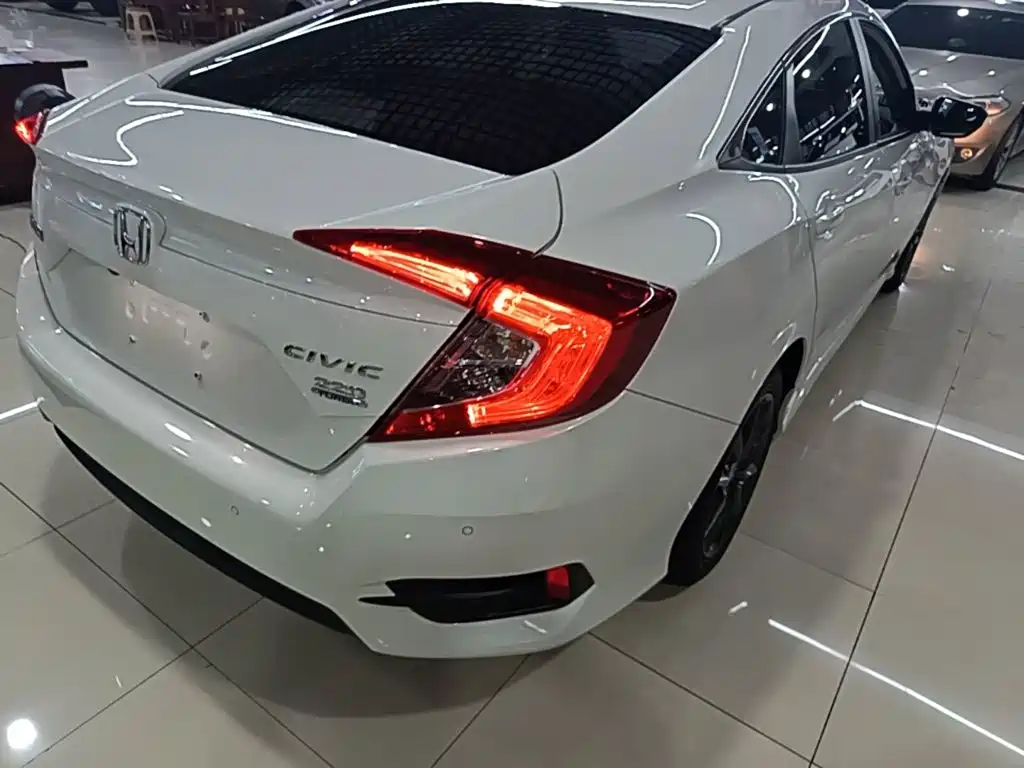 Honda Civic — фото 8