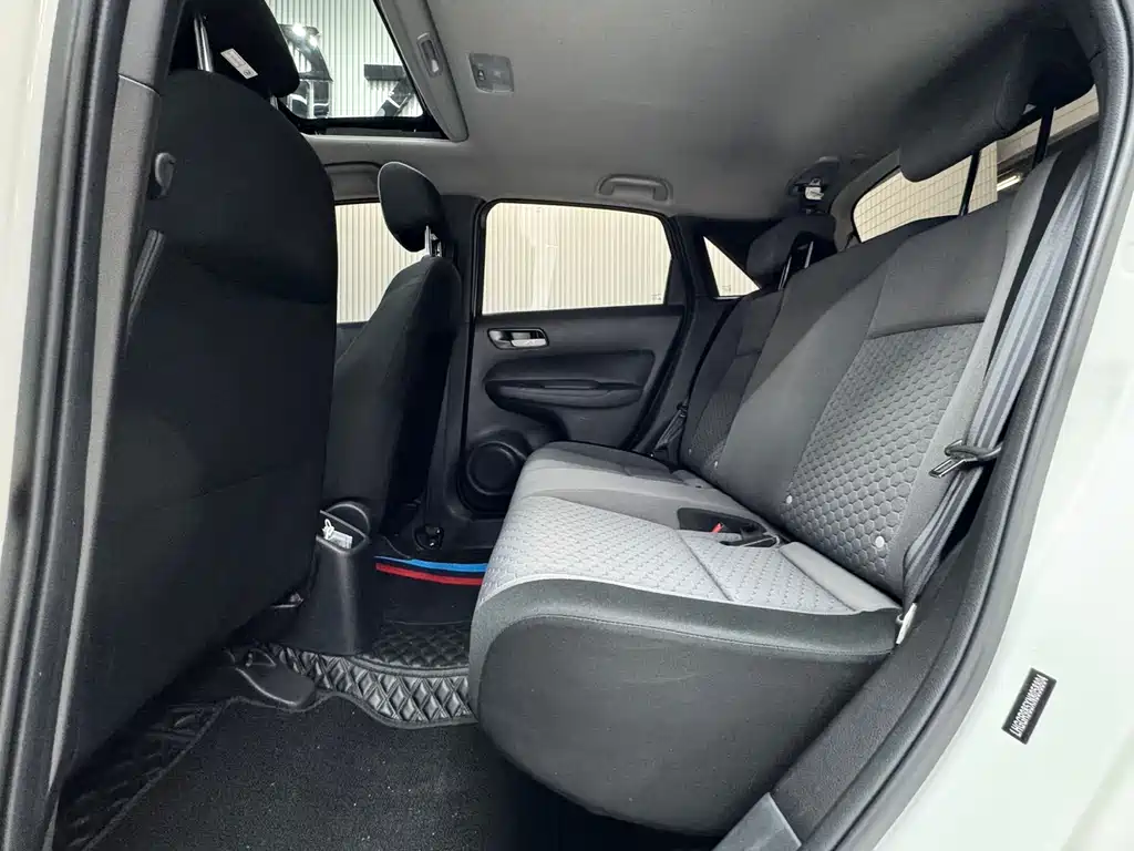 Honda Fit — фото 11