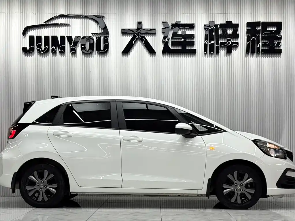 Honda Fit — фото 8