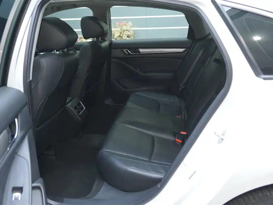 Honda Accord — фото 14
