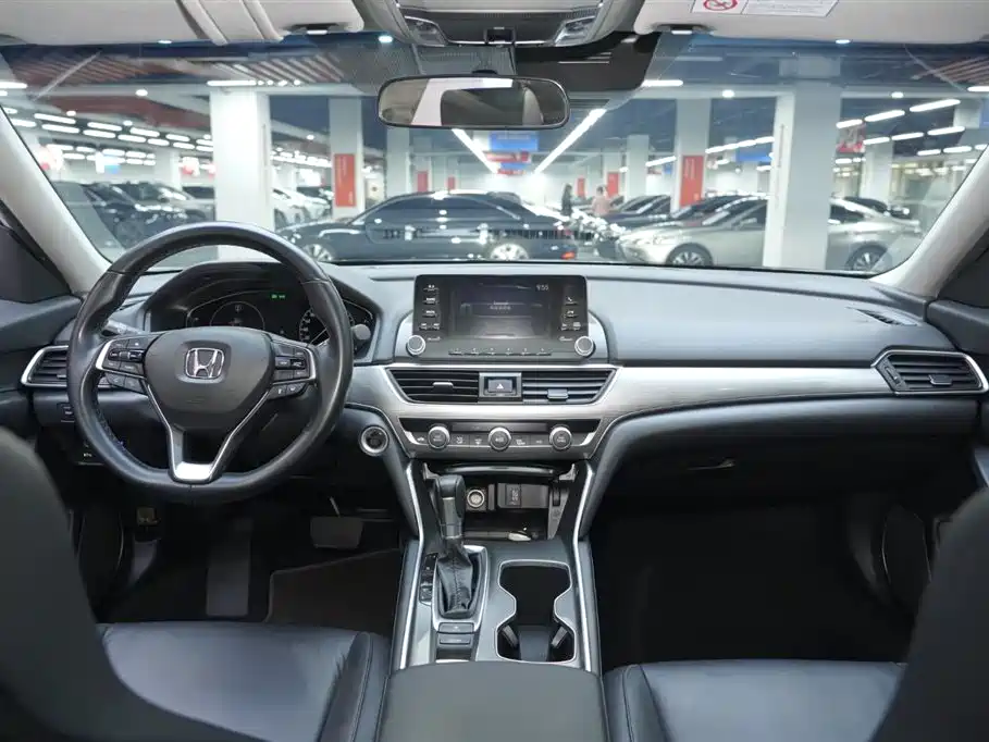 Honda Accord — фото 15