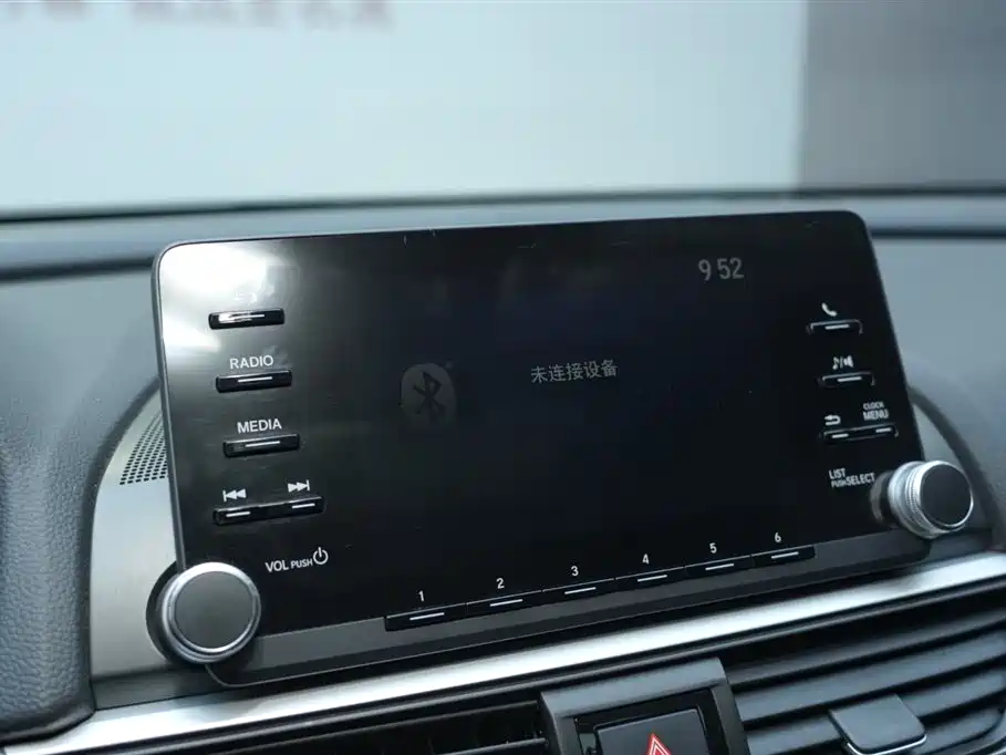 Honda Accord — фото 19