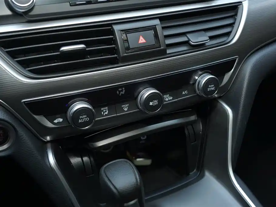 Honda Accord — фото 20