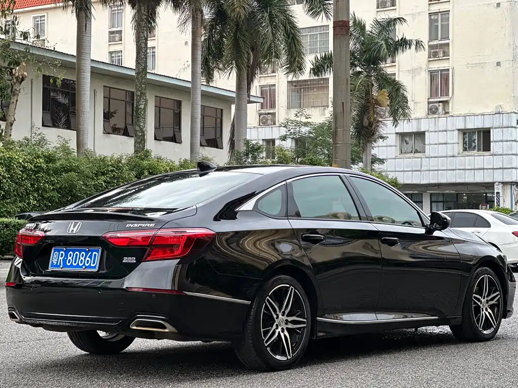 Honda Inspire — фото 18