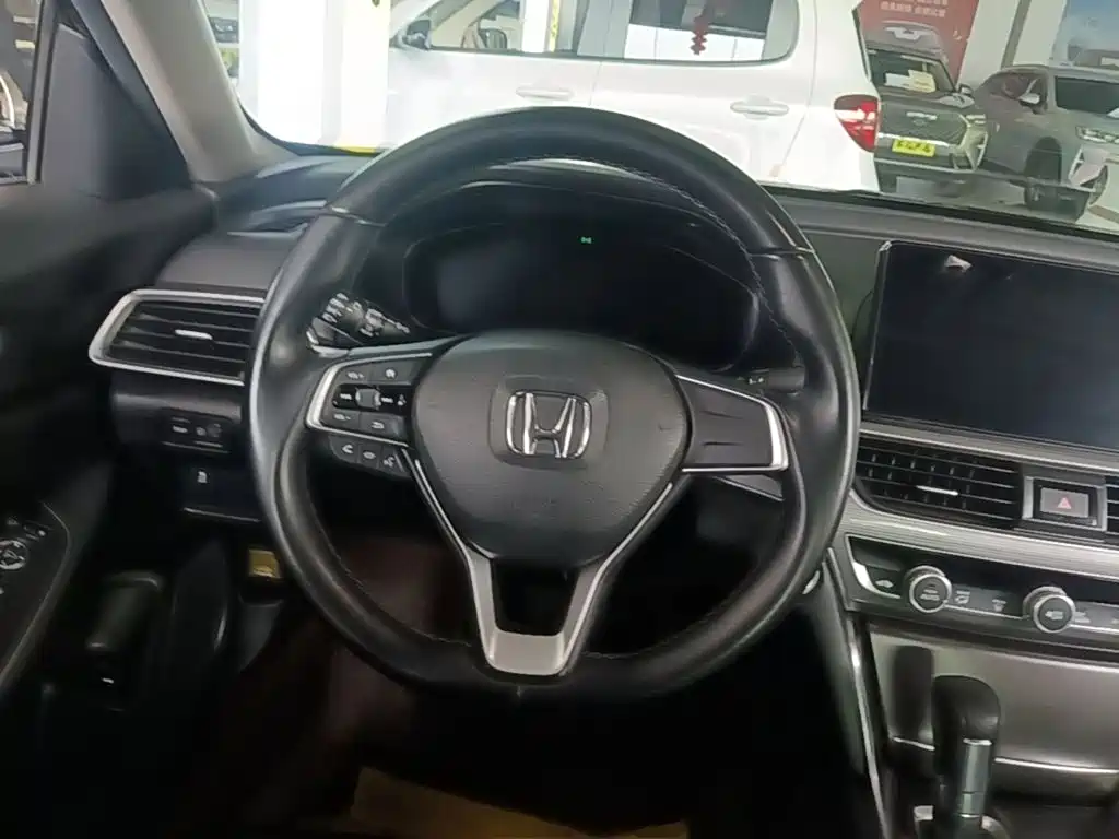 Honda Accord — фото 11
