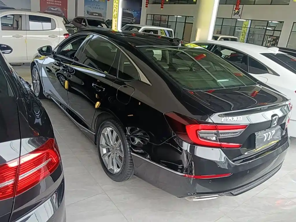 Honda Accord — фото 5