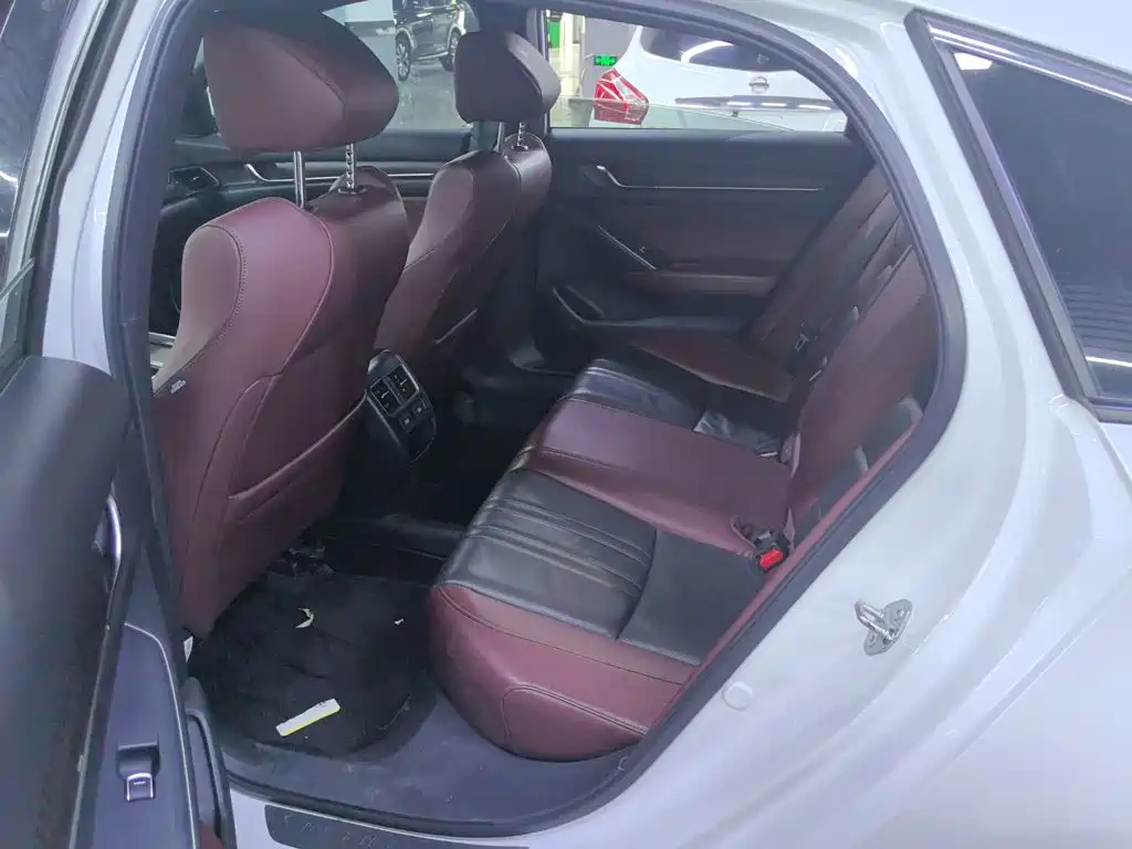 Honda Inspire — фото 10