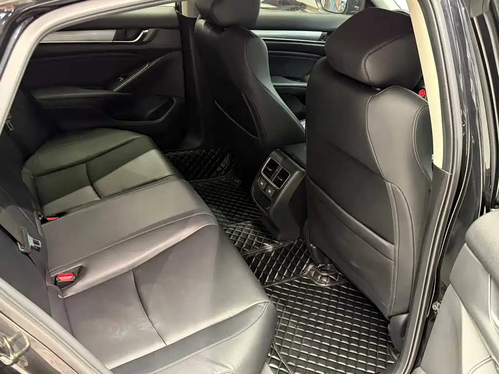 Honda Accord — фото 13