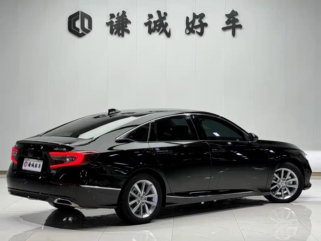 Honda Accord — фото 5