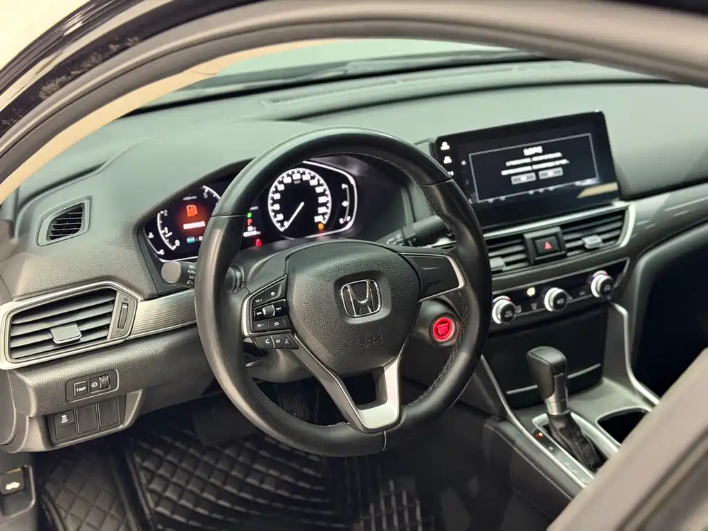 Honda Accord — фото 8