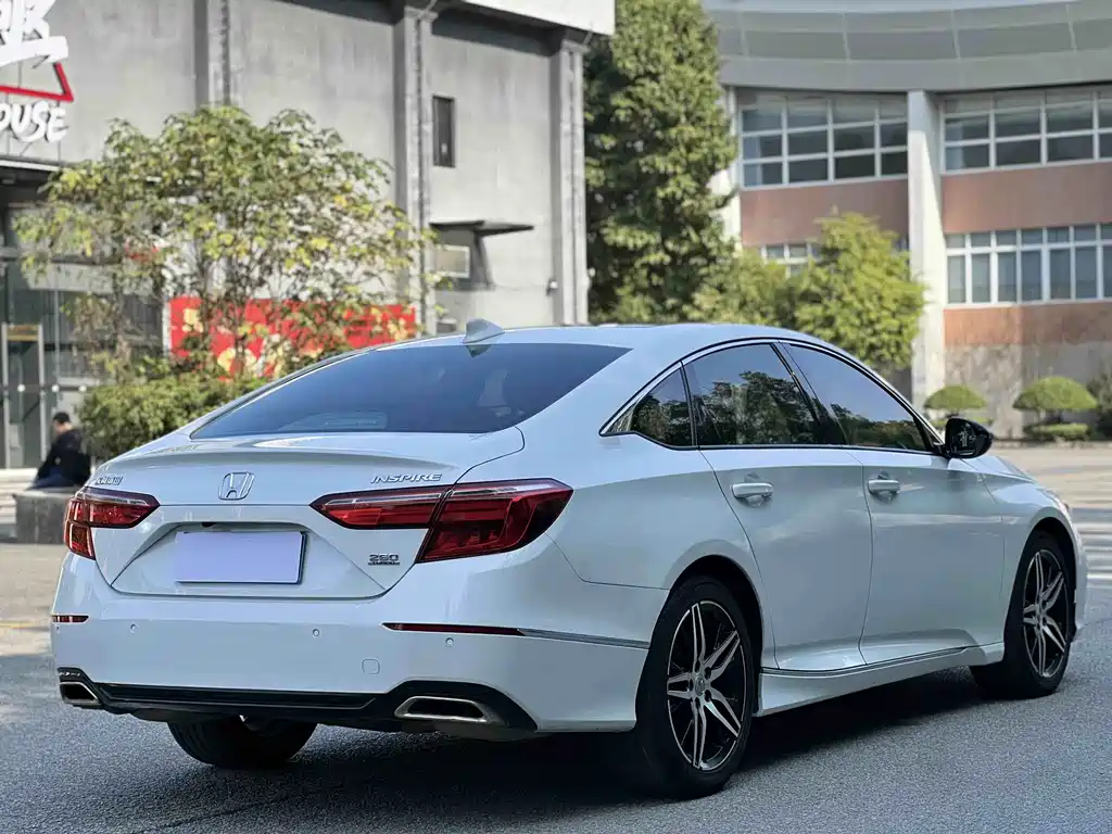 Honda Inspire — фото 15
