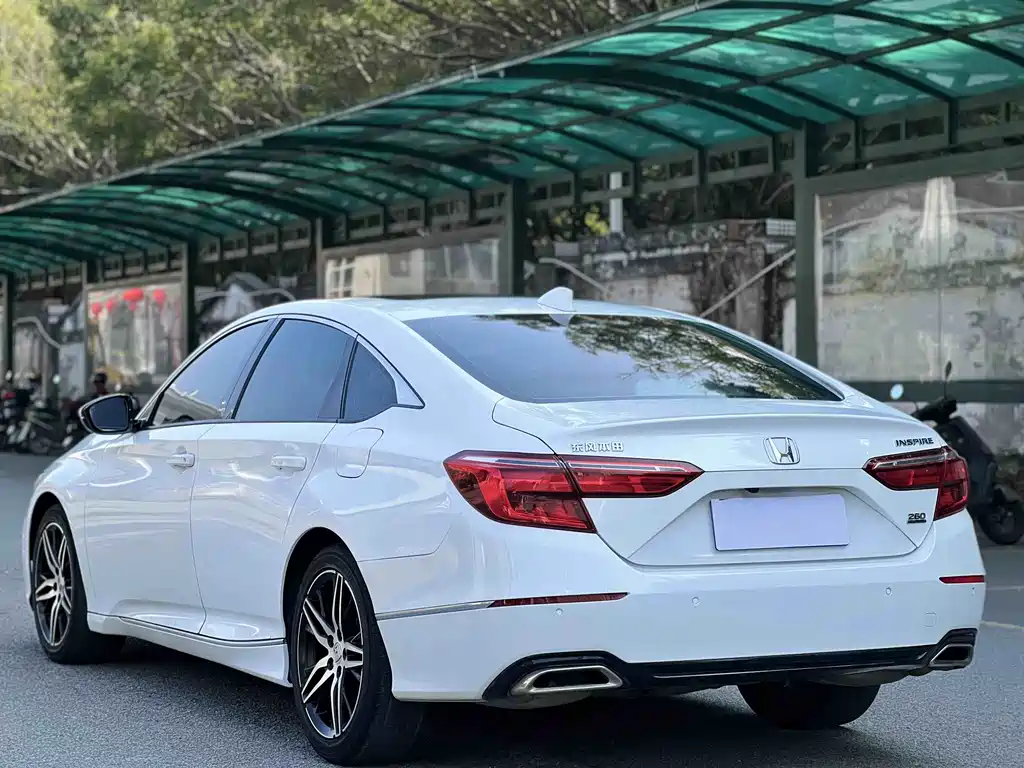 Honda Inspire — фото 16