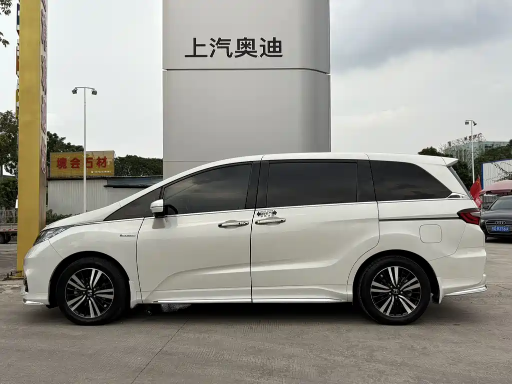 Honda Odyssey — фото 13