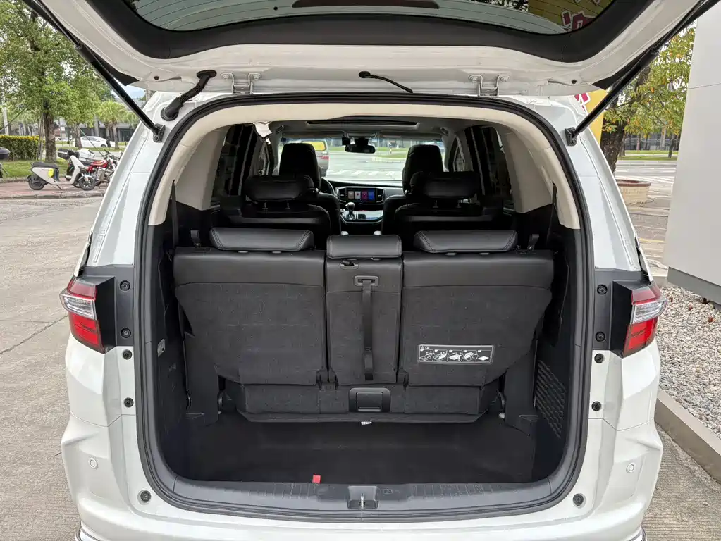 Honda Odyssey — фото 17