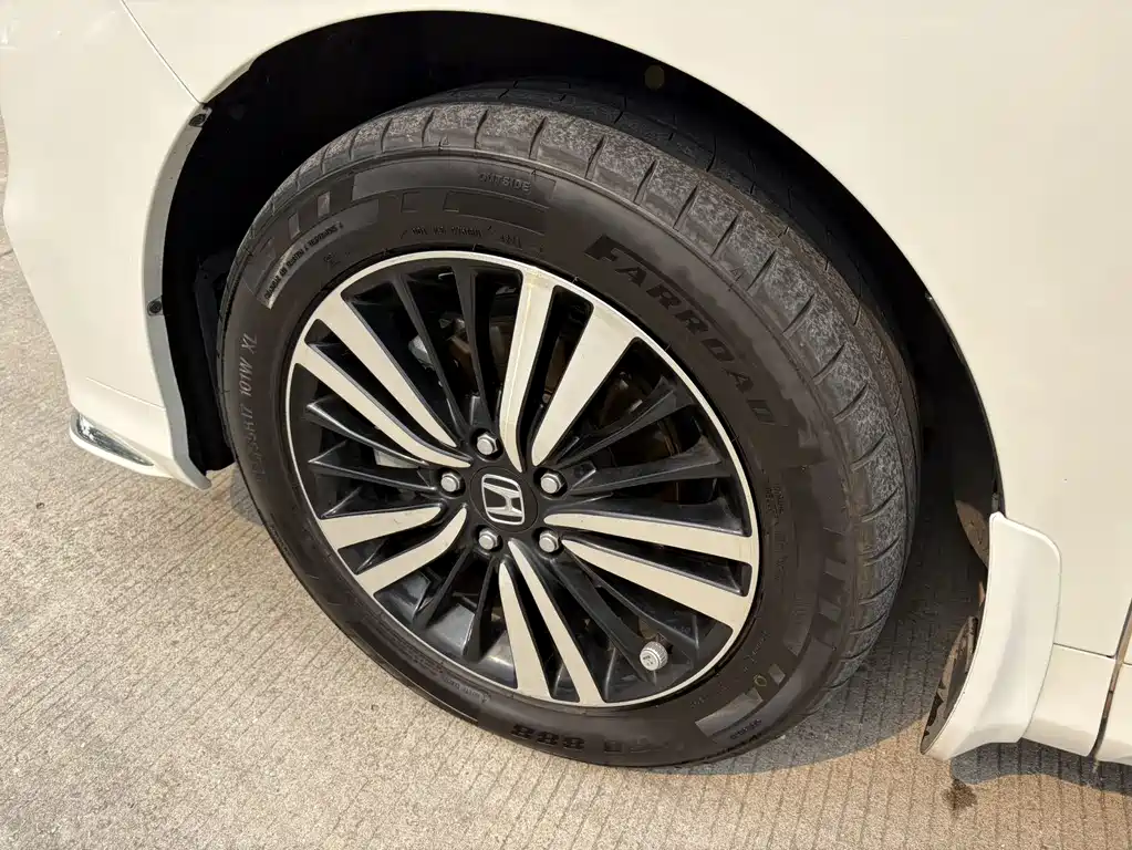 Honda Odyssey — фото 19