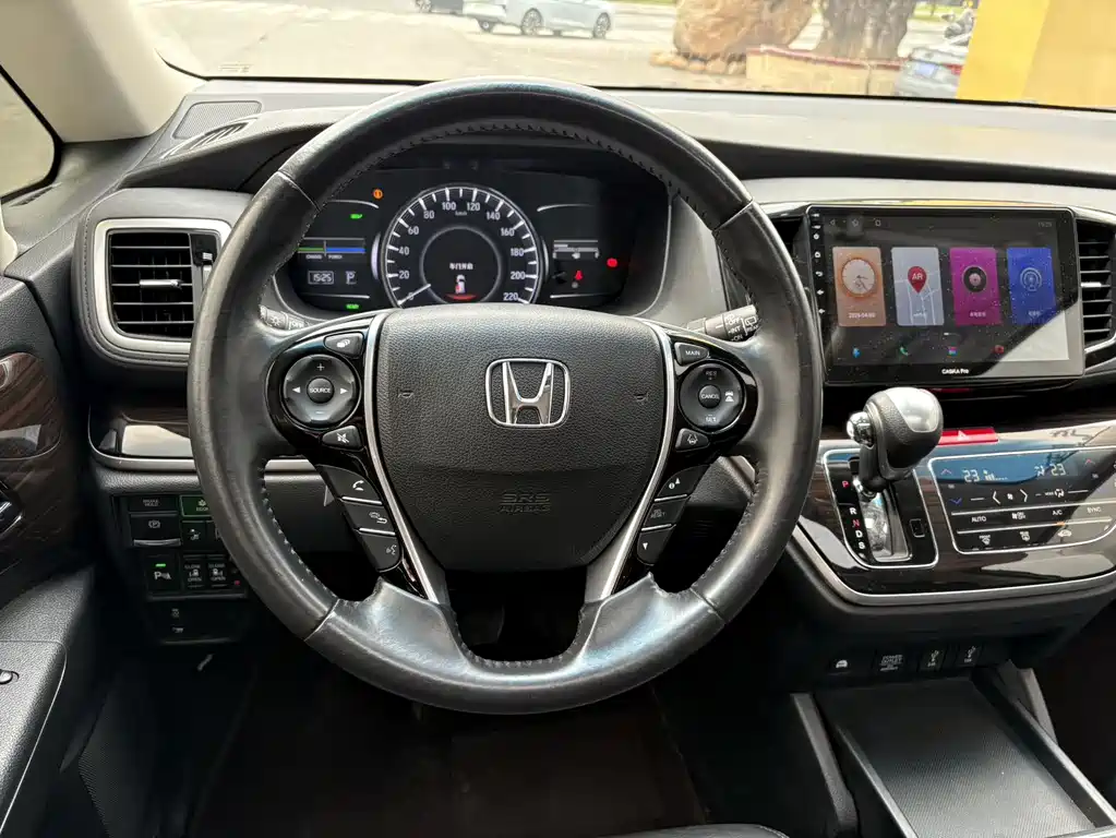 Honda Odyssey — фото 10