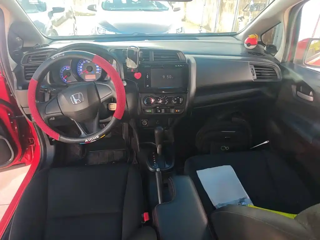 Honda Fit — фото 10