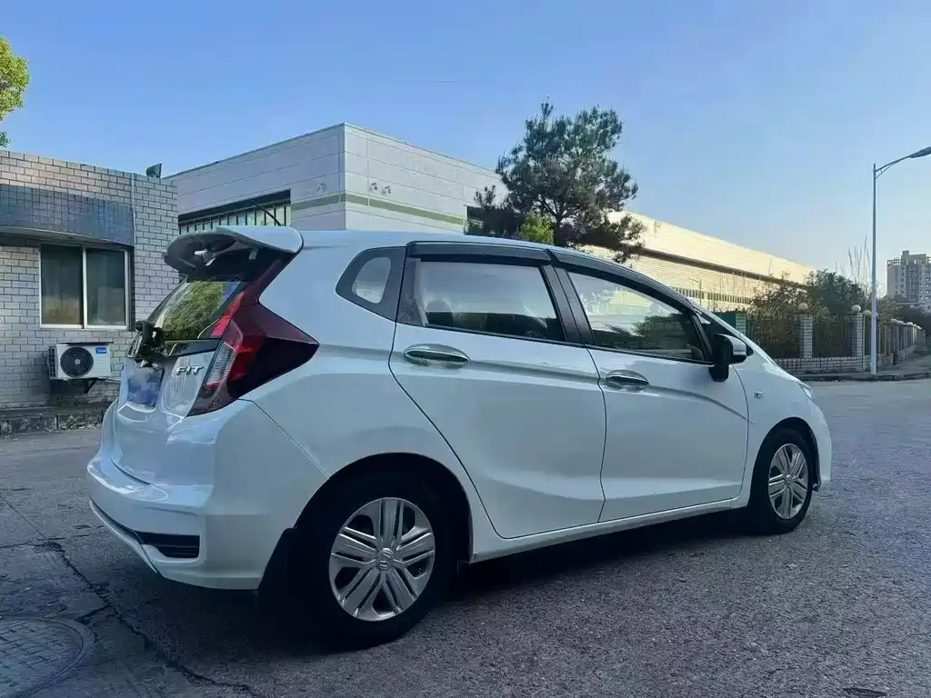Honda Fit — фото 3
