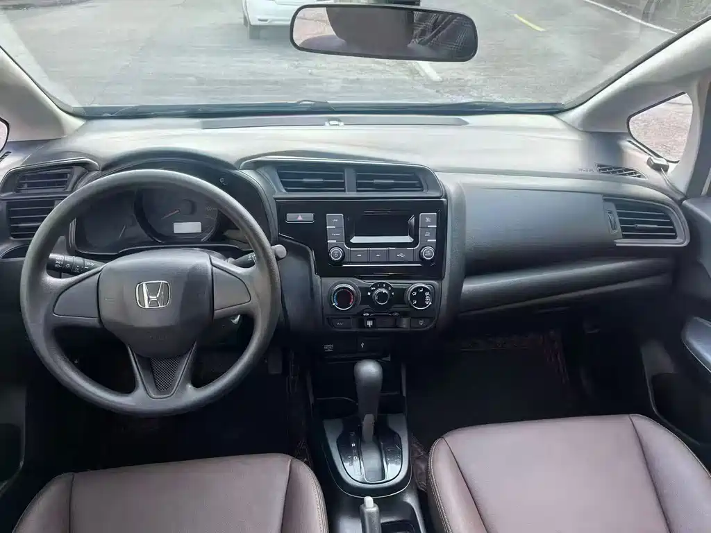 Honda Fit — фото 6