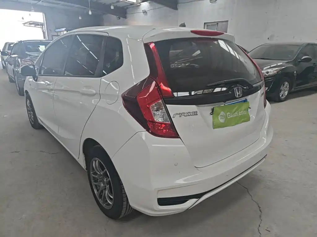 Honda Fit — фото 5