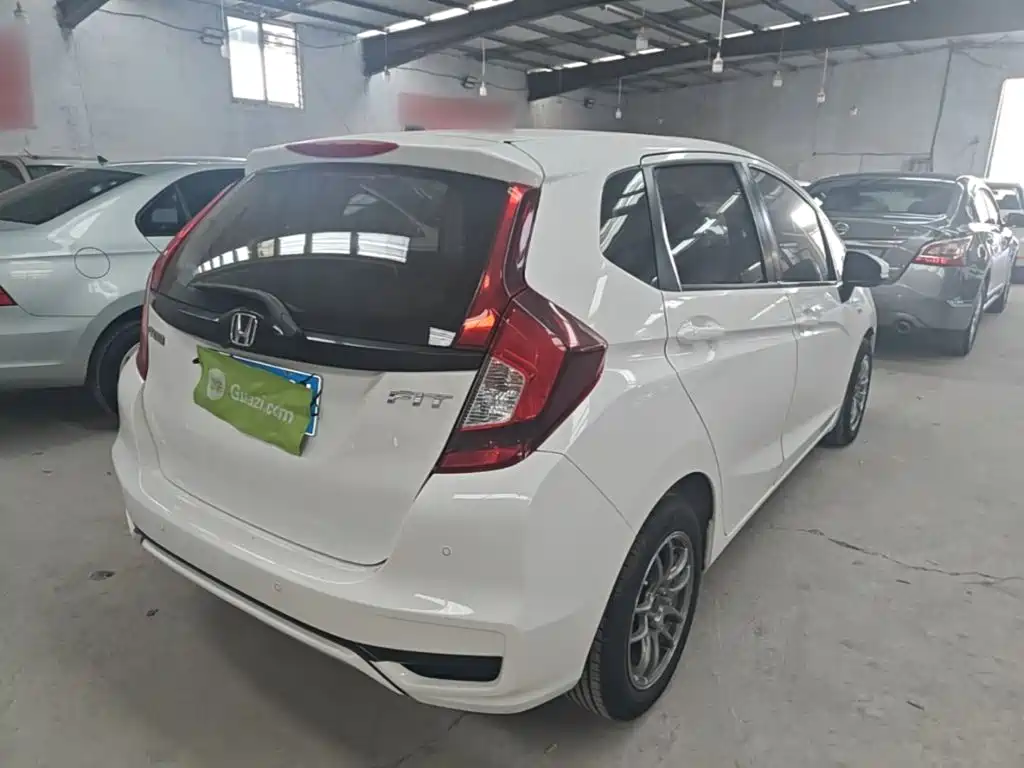 Honda Fit — фото 7