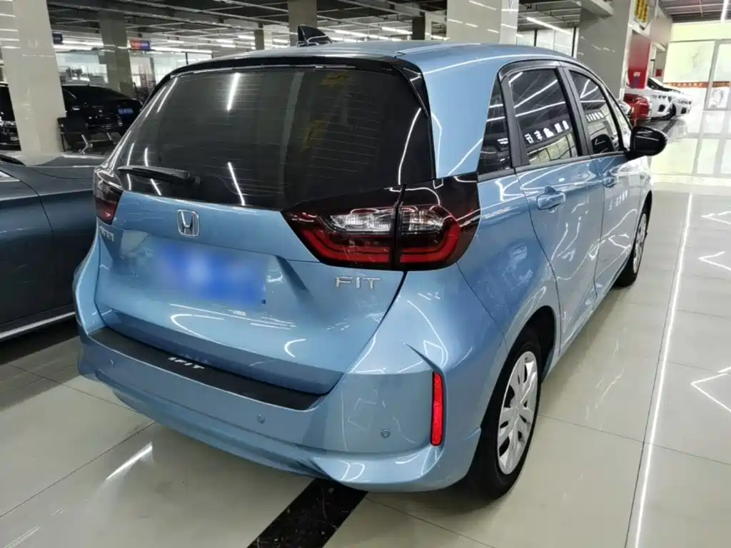Honda Fit — фото 7