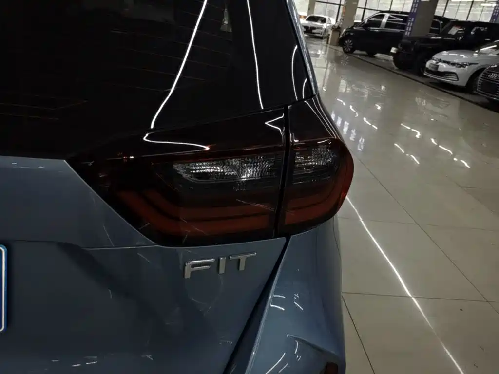 Honda Fit — фото 8