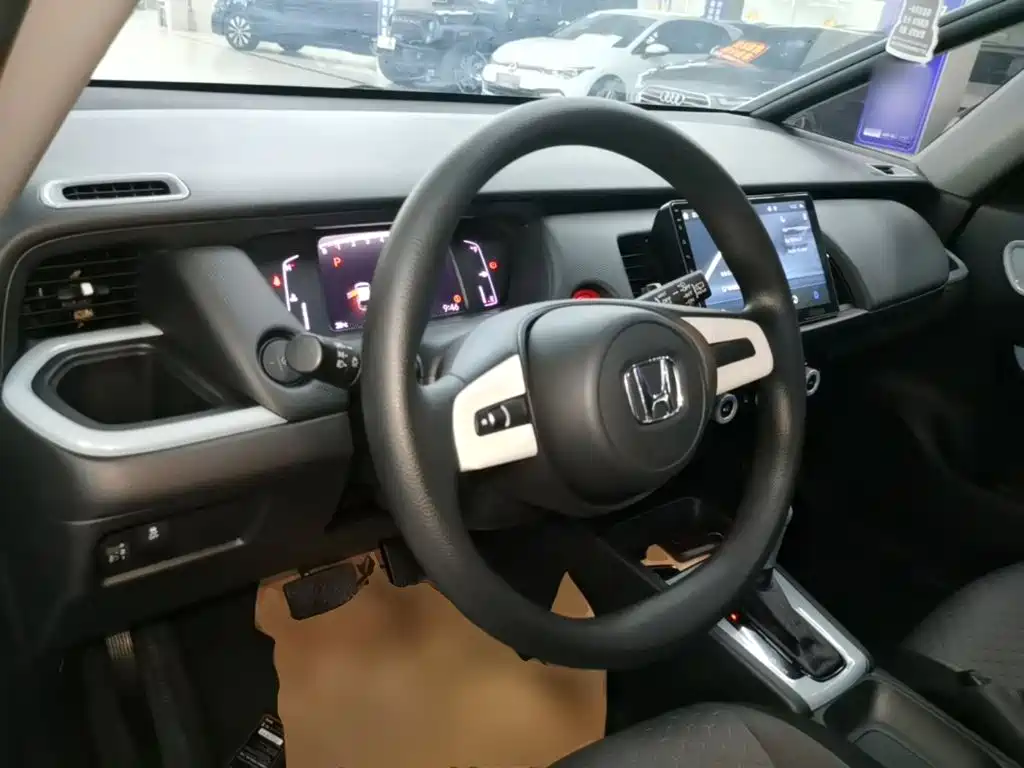 Honda Fit — фото 10
