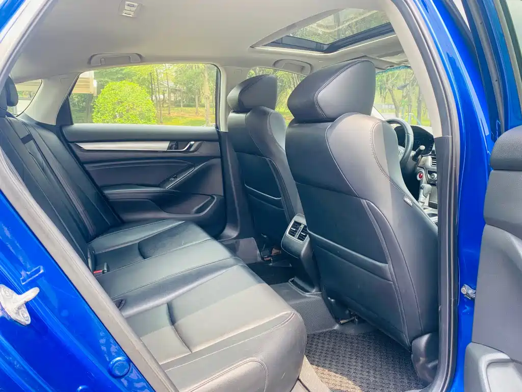 Honda Accord — фото 13