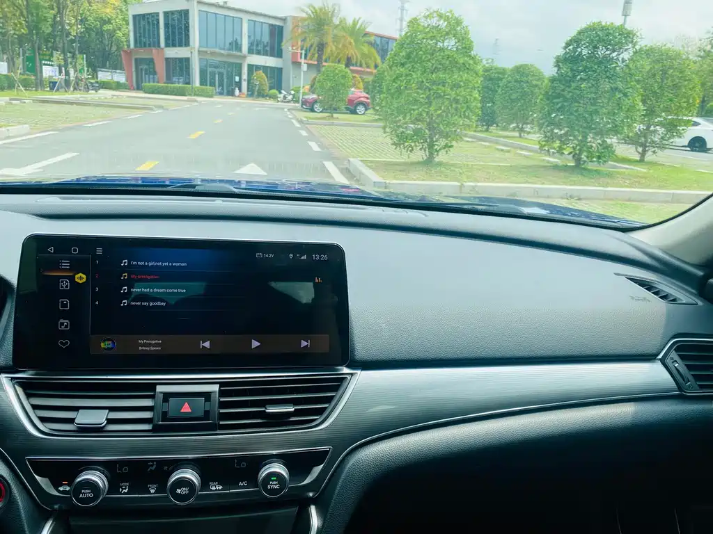 Honda Accord — фото 17