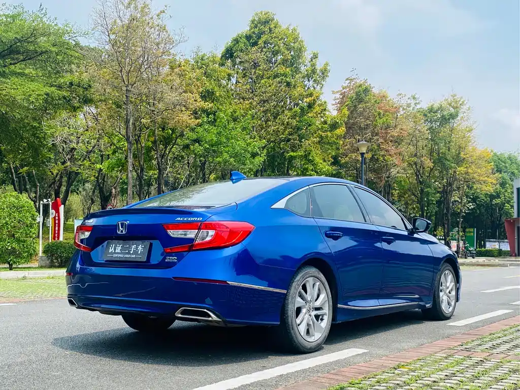 Honda Accord — фото 5