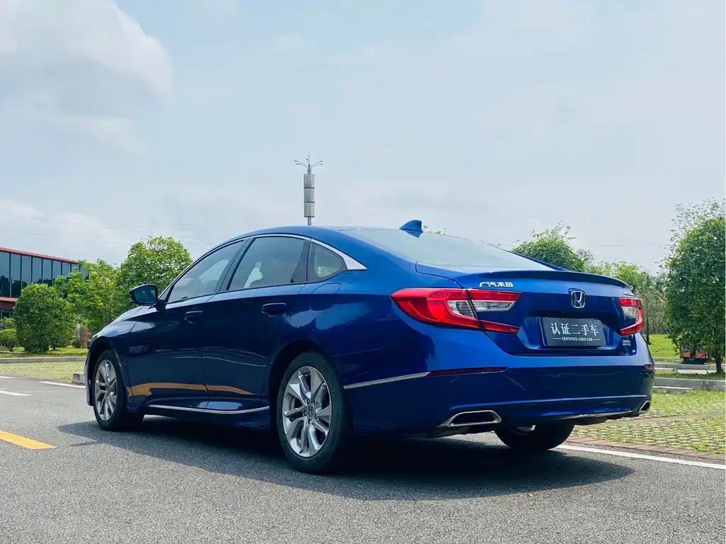 Honda Accord — фото 7