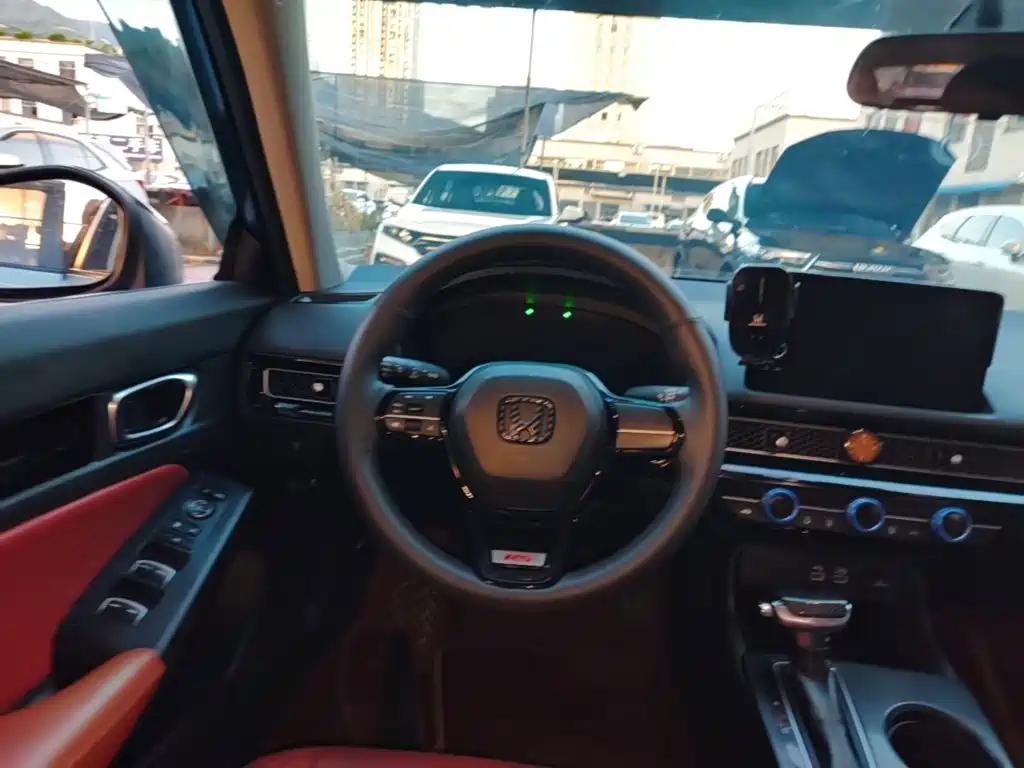 Honda Civic — фото 11