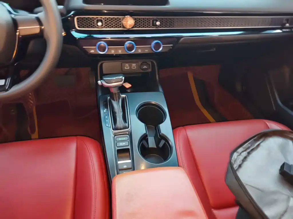Honda Civic — фото 14