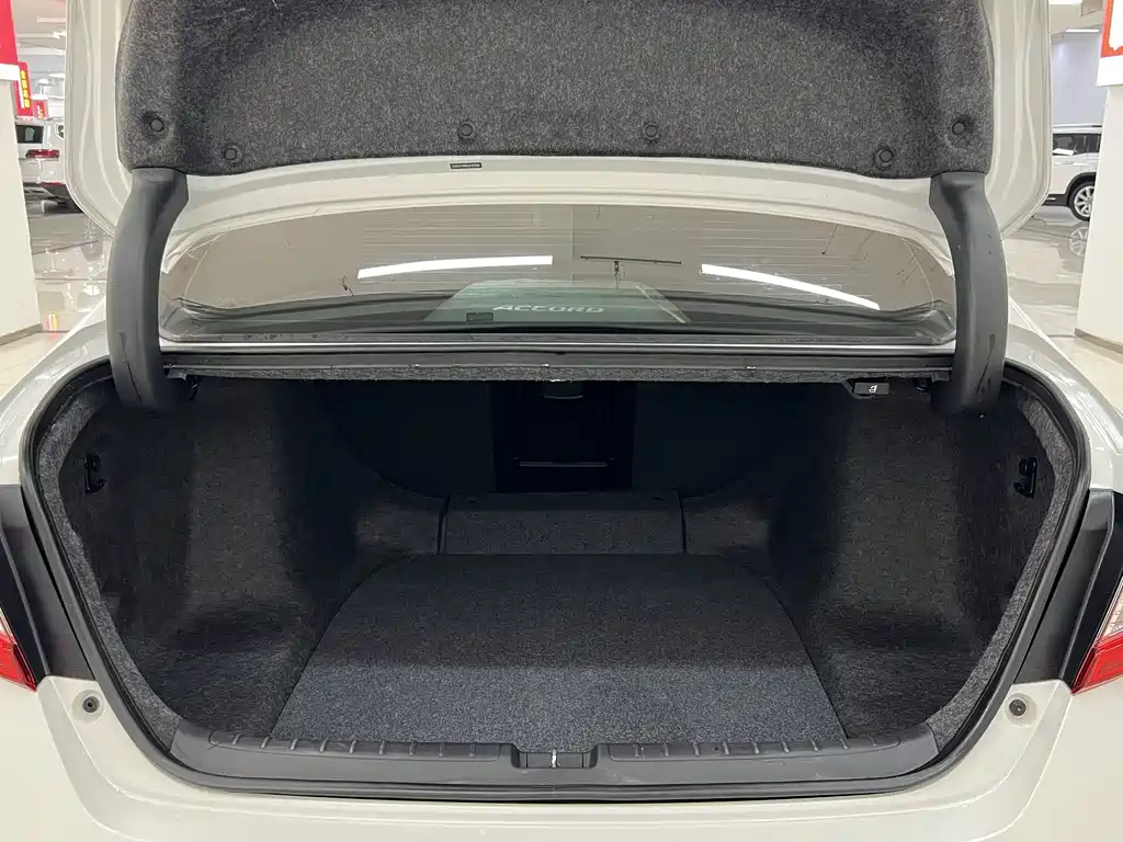 Honda Accord — фото 16