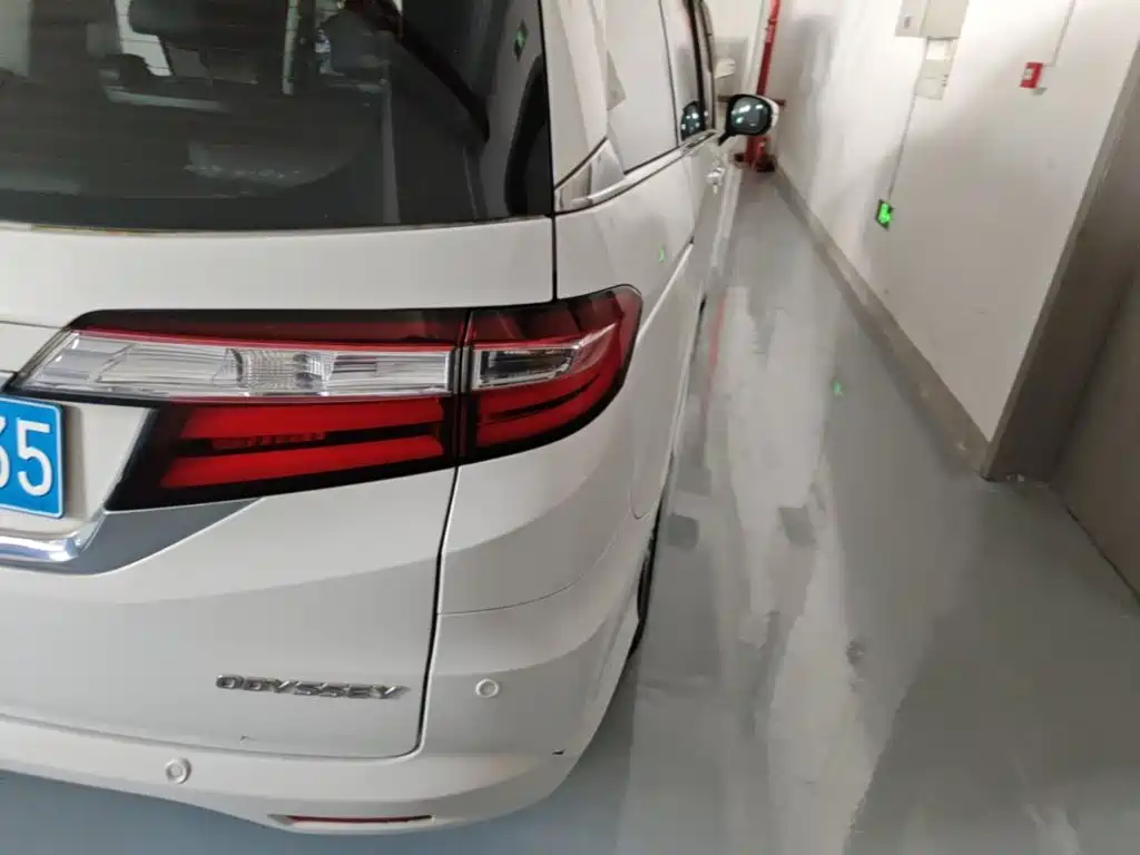 Honda Odyssey — фото 13